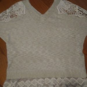Short sleeve sweater
